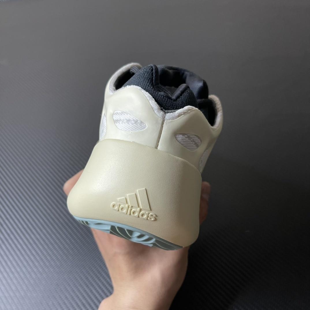 Adidas Yeezy -  CoconCoconut 700V3 Alien - Imagem 4